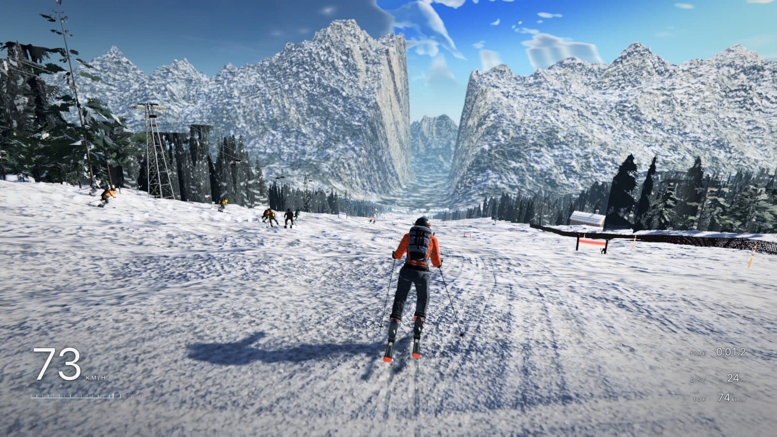 Screenshot des Ski-Simulators: Abfahrt auf einer verschneiten Piste mit Bergpanorama und Tempoanzeige.